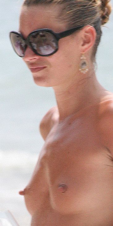 Kate Moss topless!
