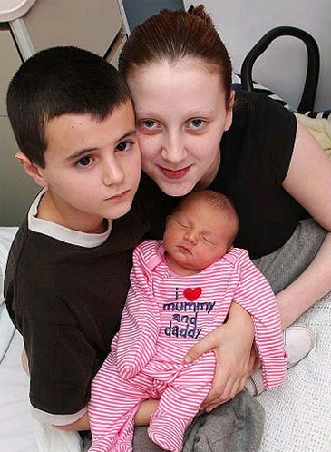 http://e4.pudelek.pl/p2876/de7018850011a6024999fb13