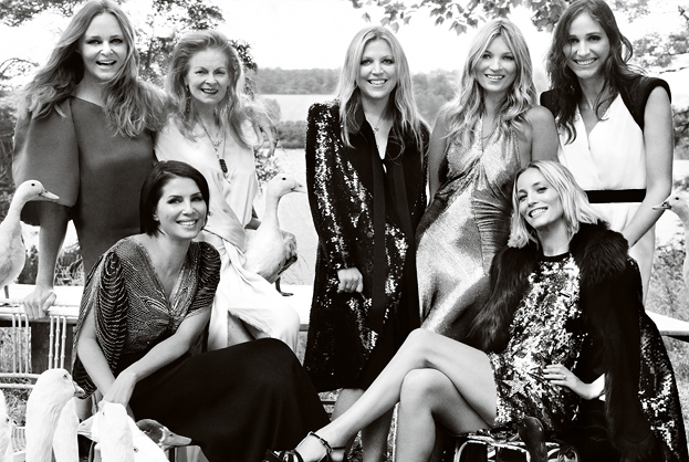 Ślubna sesja Kate Moss! (W SUKNI OD FASZYSTY)